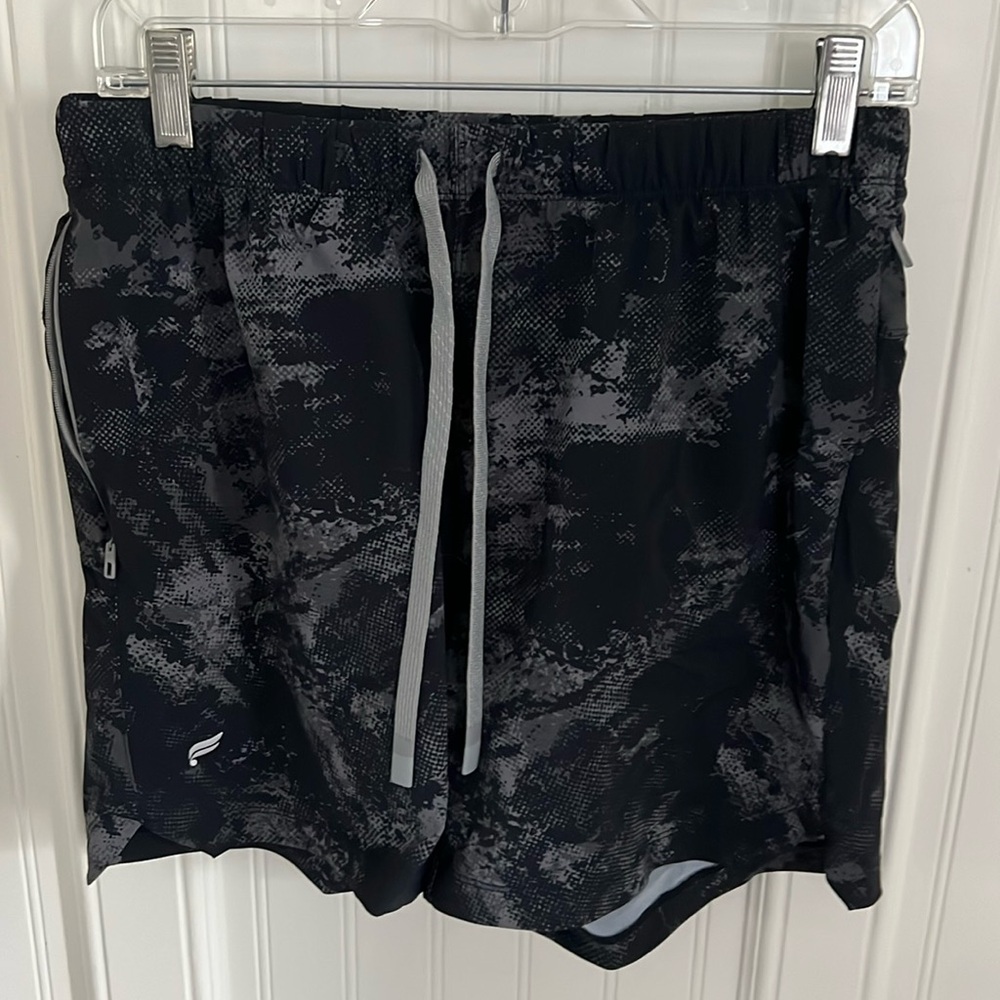 Fabletics Men’s Medium Black Gray One Shorts